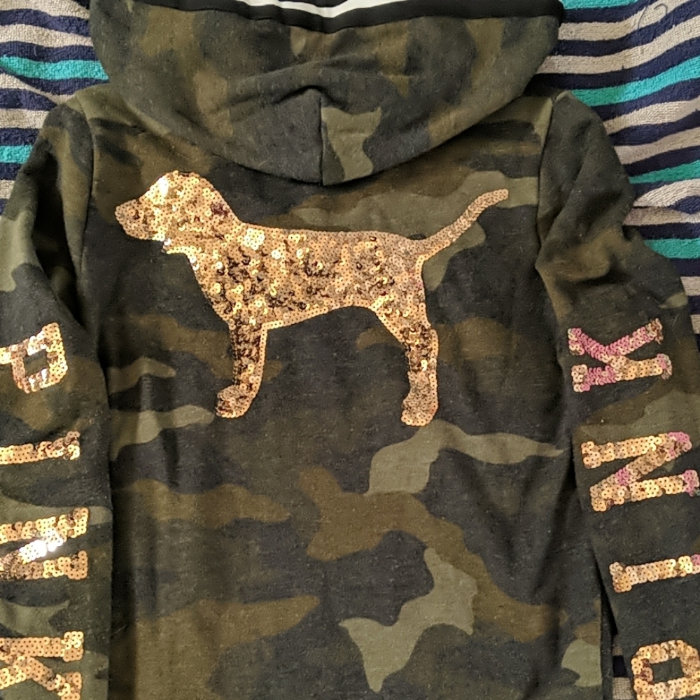 🔴SOLD🔴VS PINK CAMOUFLAGE BLING FULL ZIP HOODIE